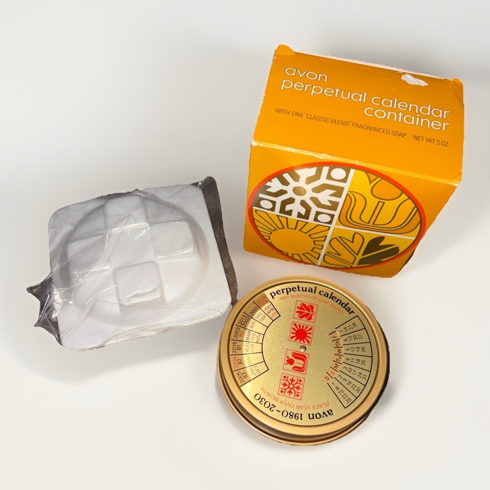 VINTAGE AVON PERPETUAL‎ CALENDAR 1980-2030 CONTAINER With SOAP CAKE